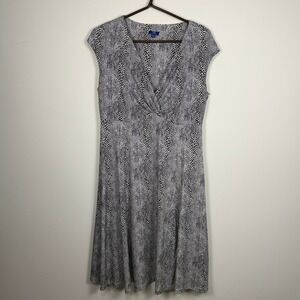 VTG Tabi Simply Classic Womens Black White Snakeskin Print V-Neck Dress M CANADA